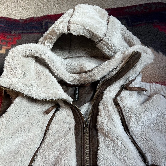 Kuhl Womens Flight Vest Size Large in color “Stone” - Picture 7 of 8